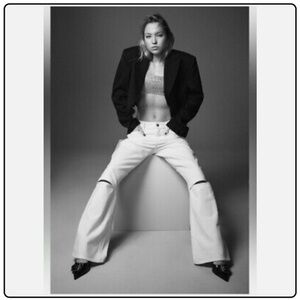 Zara Cutout Relaxed mid waiste TRF jeans in white